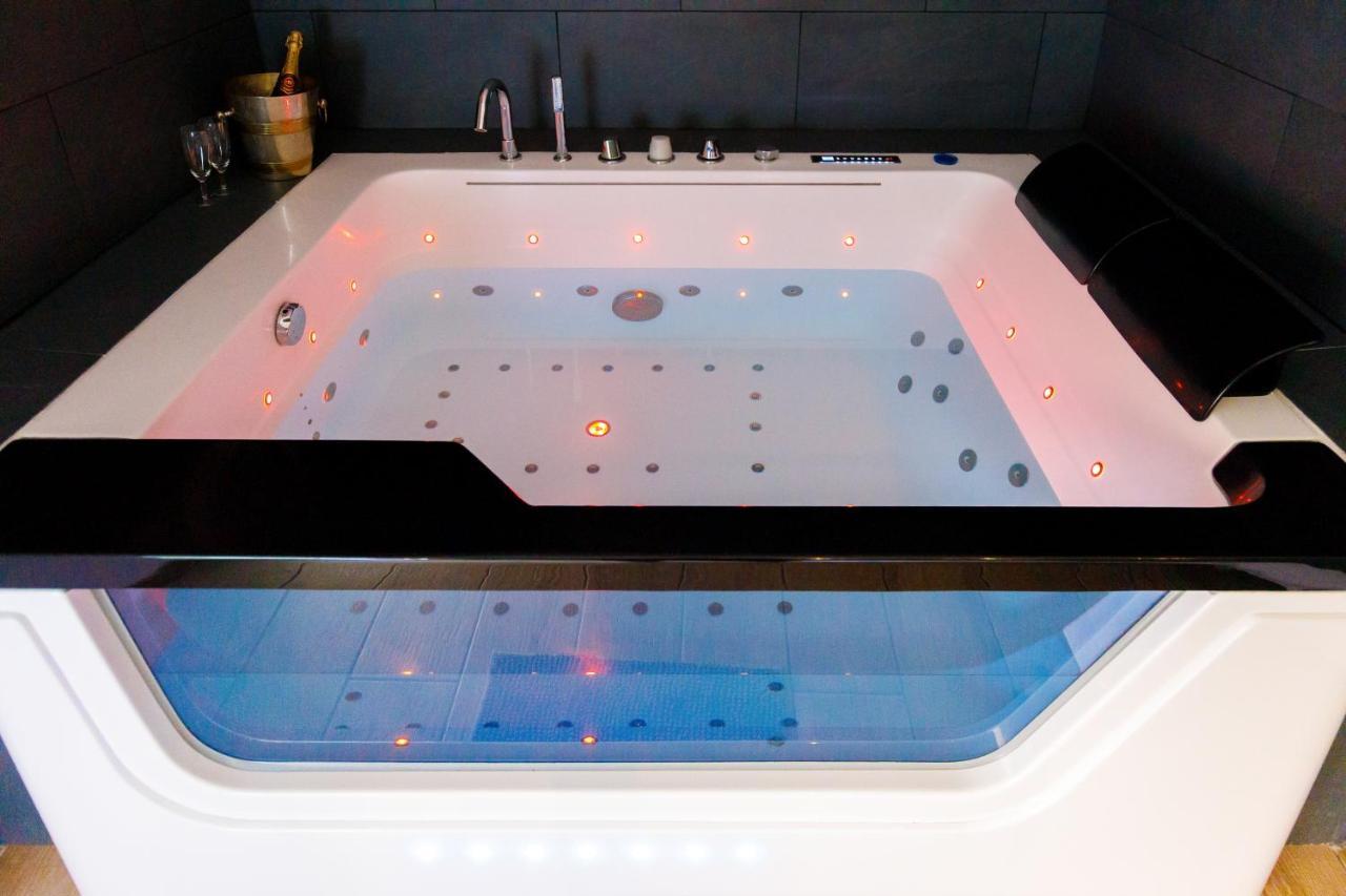 Love Suite And Spa - คานส์ ภายนอก รูปภาพ